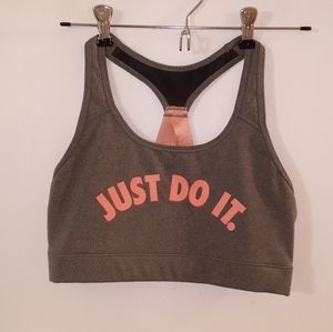 Women's Nike sports bra sz medium